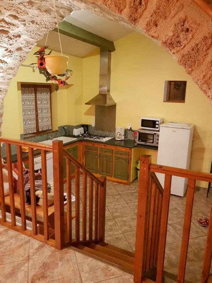 Gite Du Tourdre La Cresse Extérieur photo